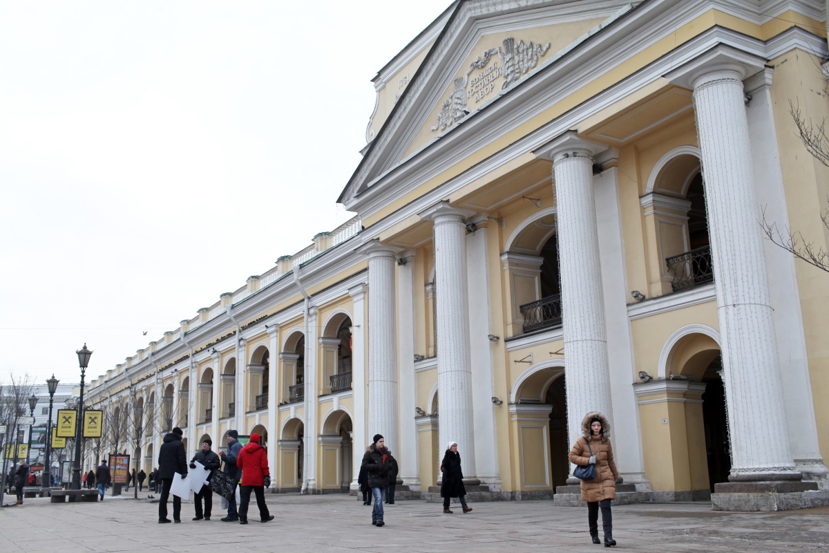 Гостиный двор откроется. Гостиный двор Санкт-Петербург. Большой Гостиный двор Санкт-Петербург. Большой Гостиный двор СПБ. Гостиный двор Санкт-Петербург внутренний двор.