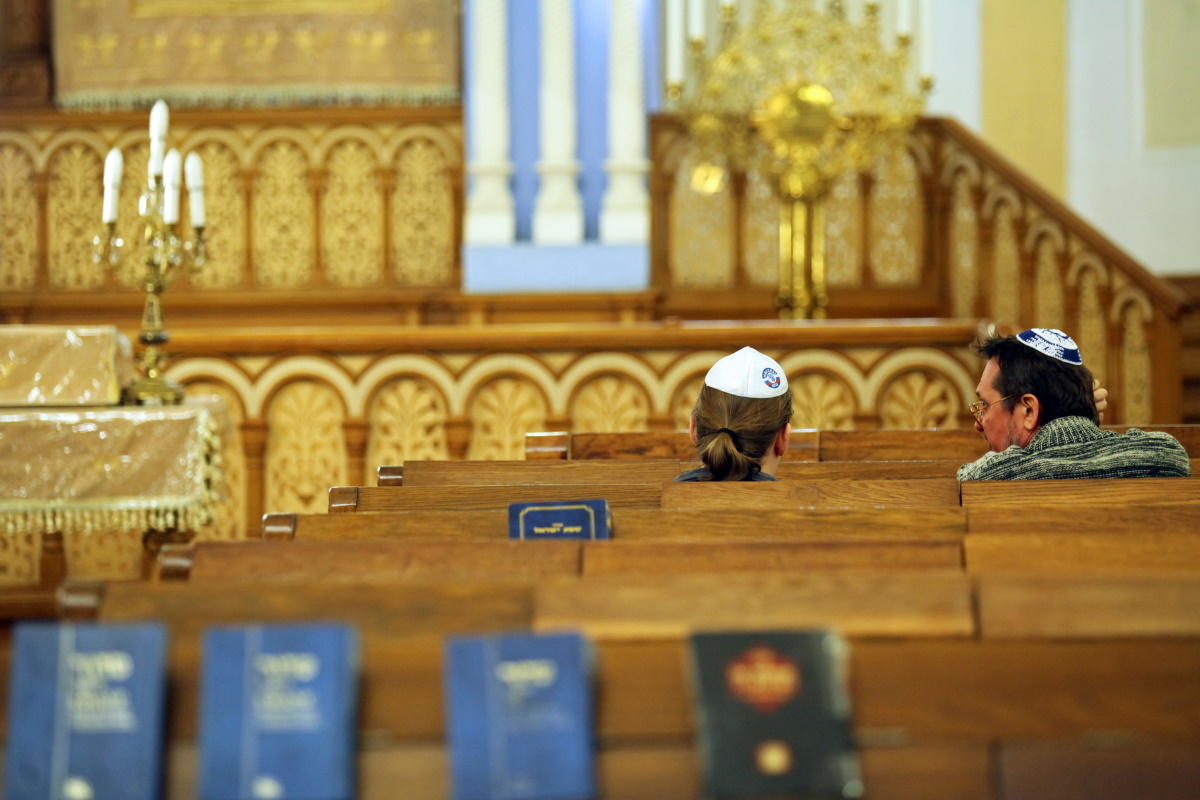 Главный в синагоге 6. Синагога в Санкт-Петербурге раввины. Раввин большой Хоральной синагоги. Хоральная синагога в Санкт-Петербурге раввин. Синагога в Санкт-Петербурге мероприятия.