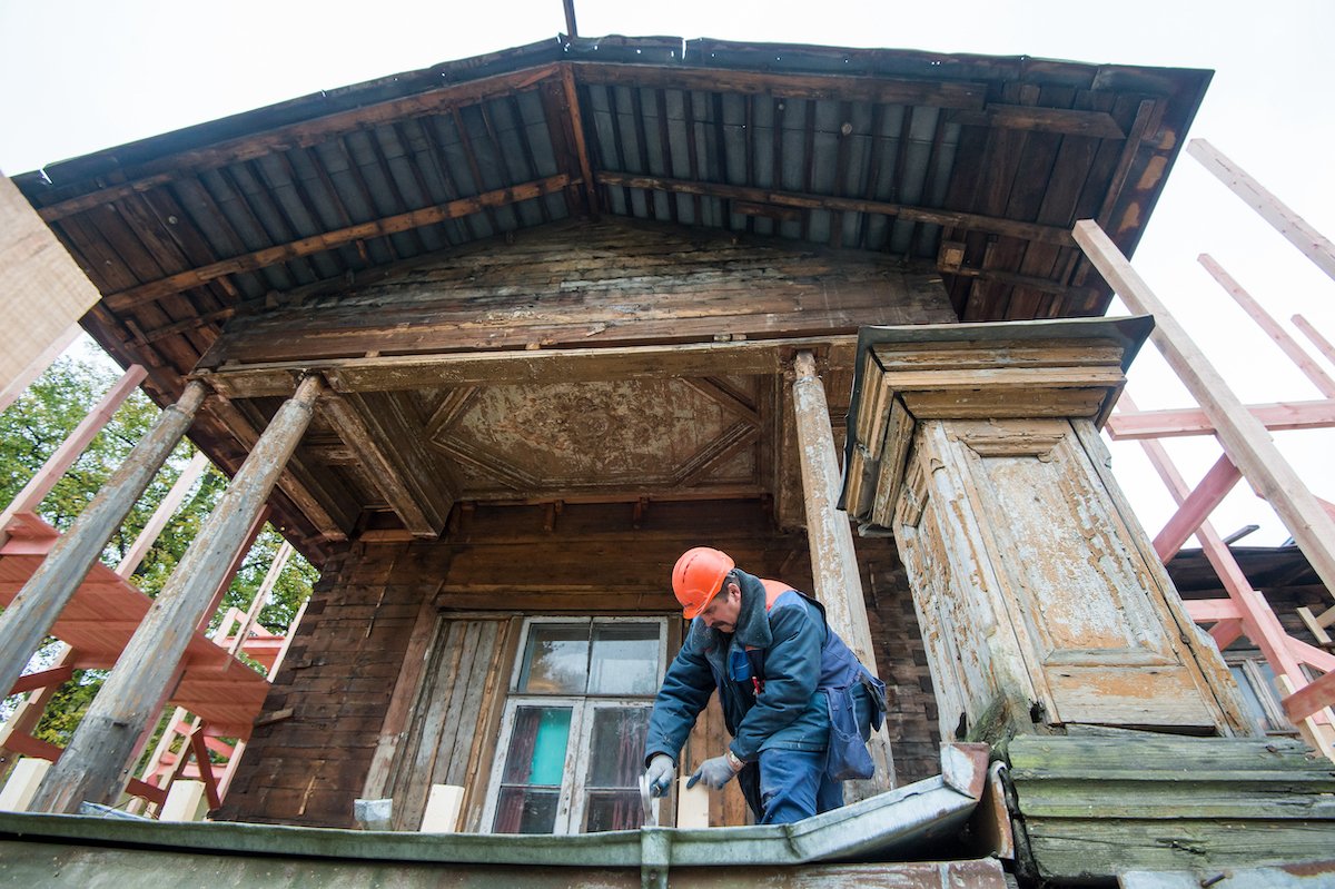 Беглов поручил подготовить более 23 тысяч домов к новому отопительному сезону