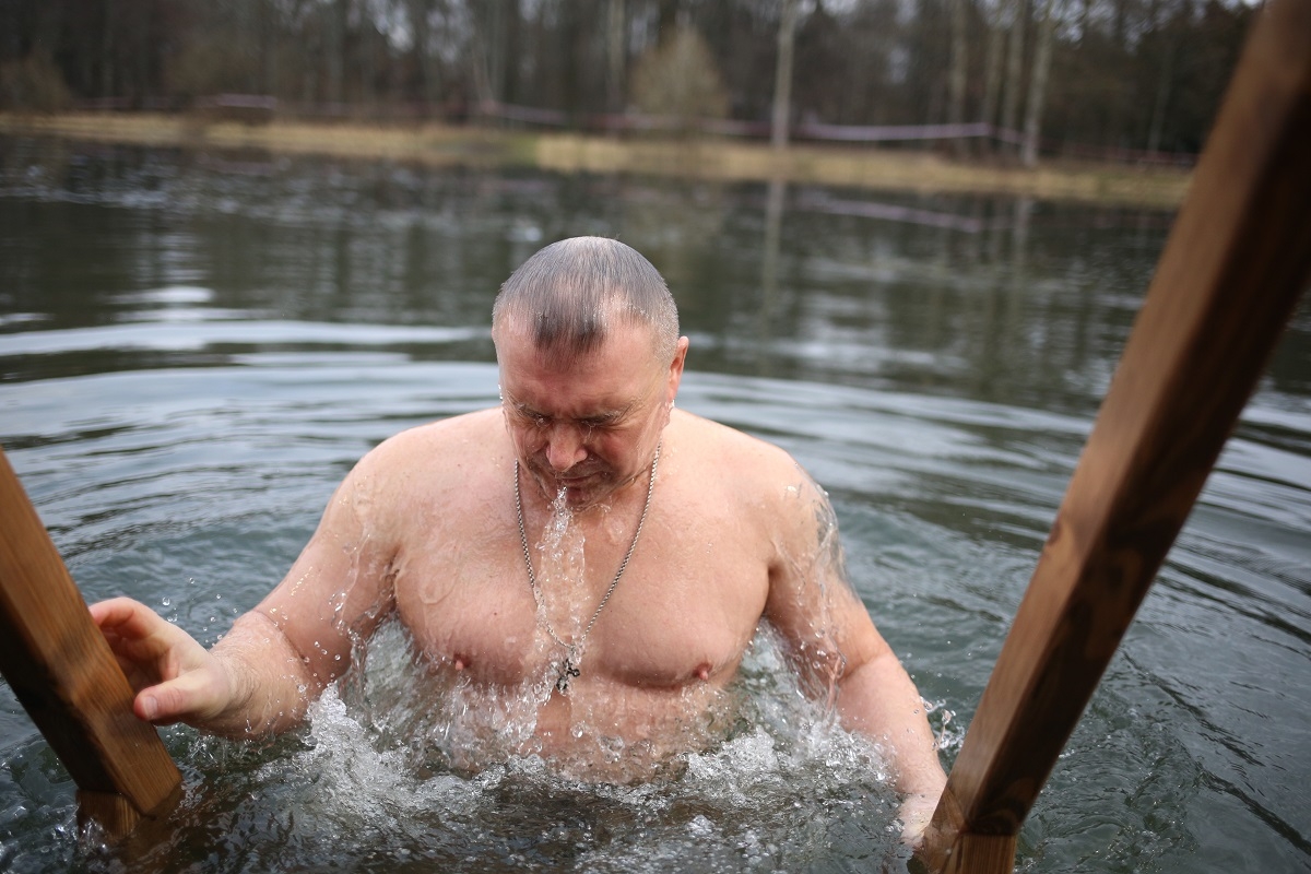 Крещенские купания разрешили в Ленобласти с учетом социальной дистанции