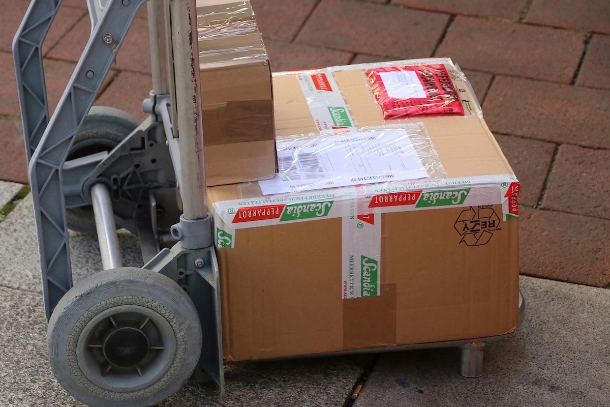 AliExpress ускорил отправку посылок и сделал их отслеживаемыми