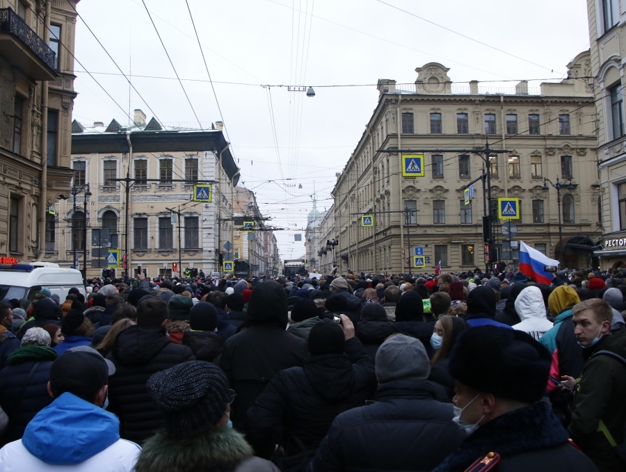 В Петербурге арестовали более 100 участников митинга