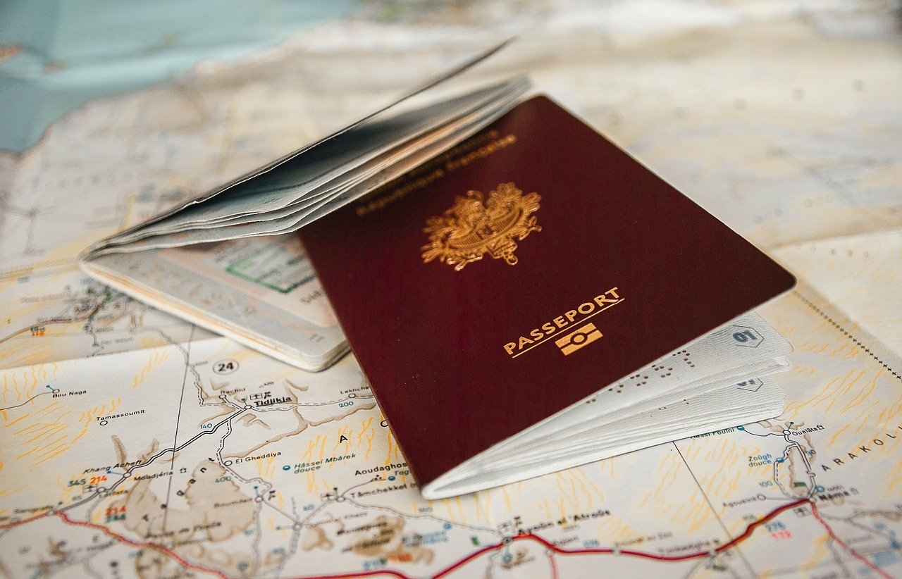 Тезки петербургских бизнесменов засветились среди владельцев «золотых паспортов» Мальты