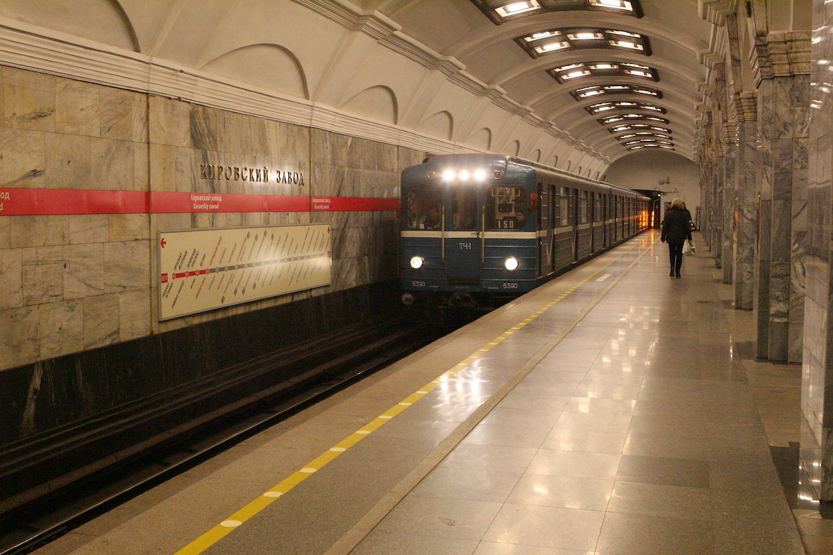 Пассажиропоток в петербургском метро оказался на 30% ниже допандемийного уровня