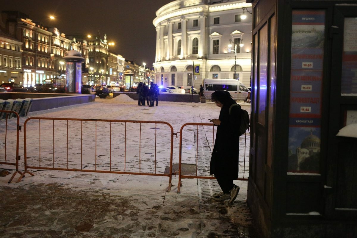 Петербург предлагает. Весна (молодёжное движение). Питер просыпайся. Центральная станция Невский день города. Петербуржское движение Весна в контакте.