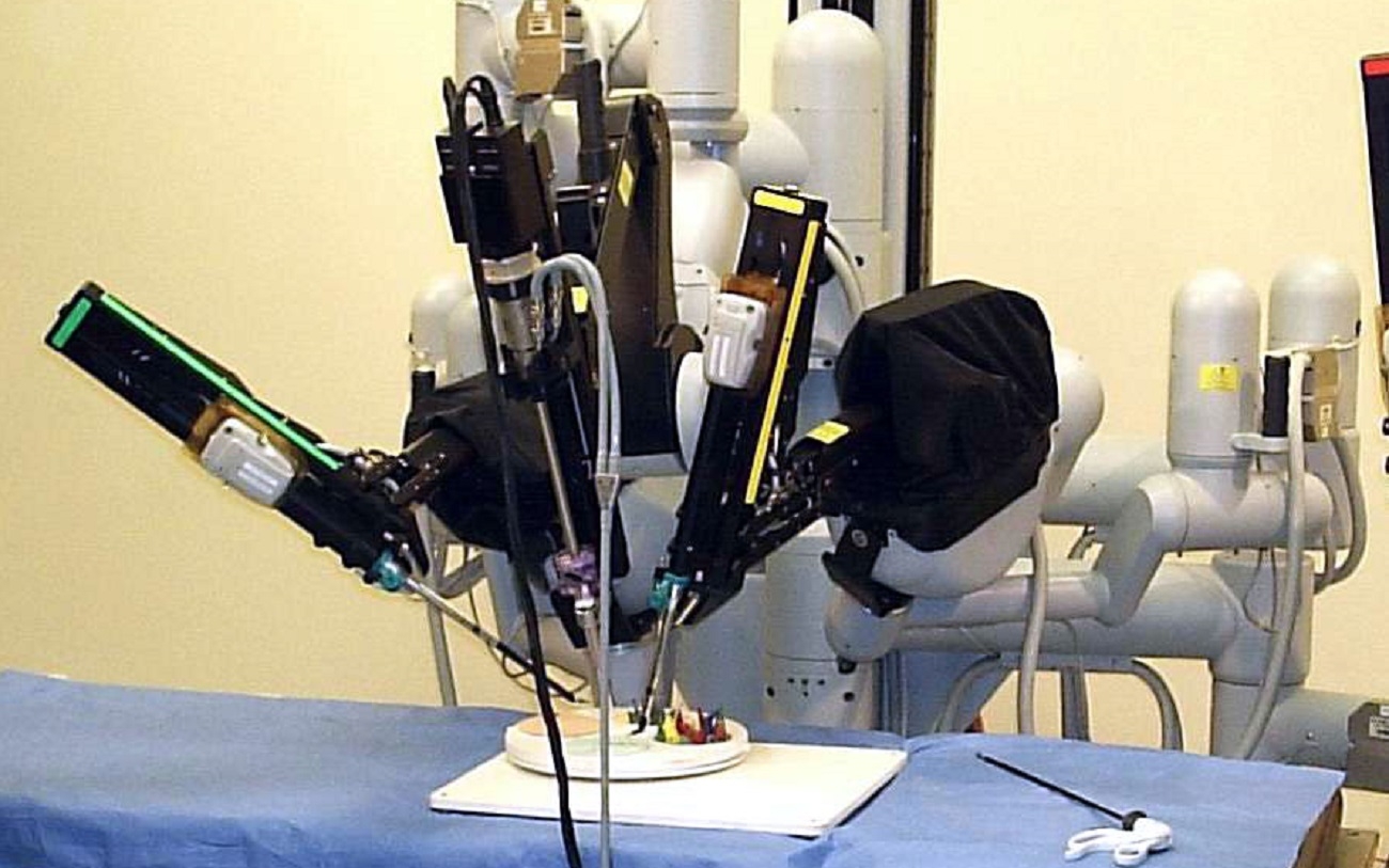Удаление простаты роботом да винчи. Робот хирург да Винчи. Аппарат da Vinci. Probot робот хирург.