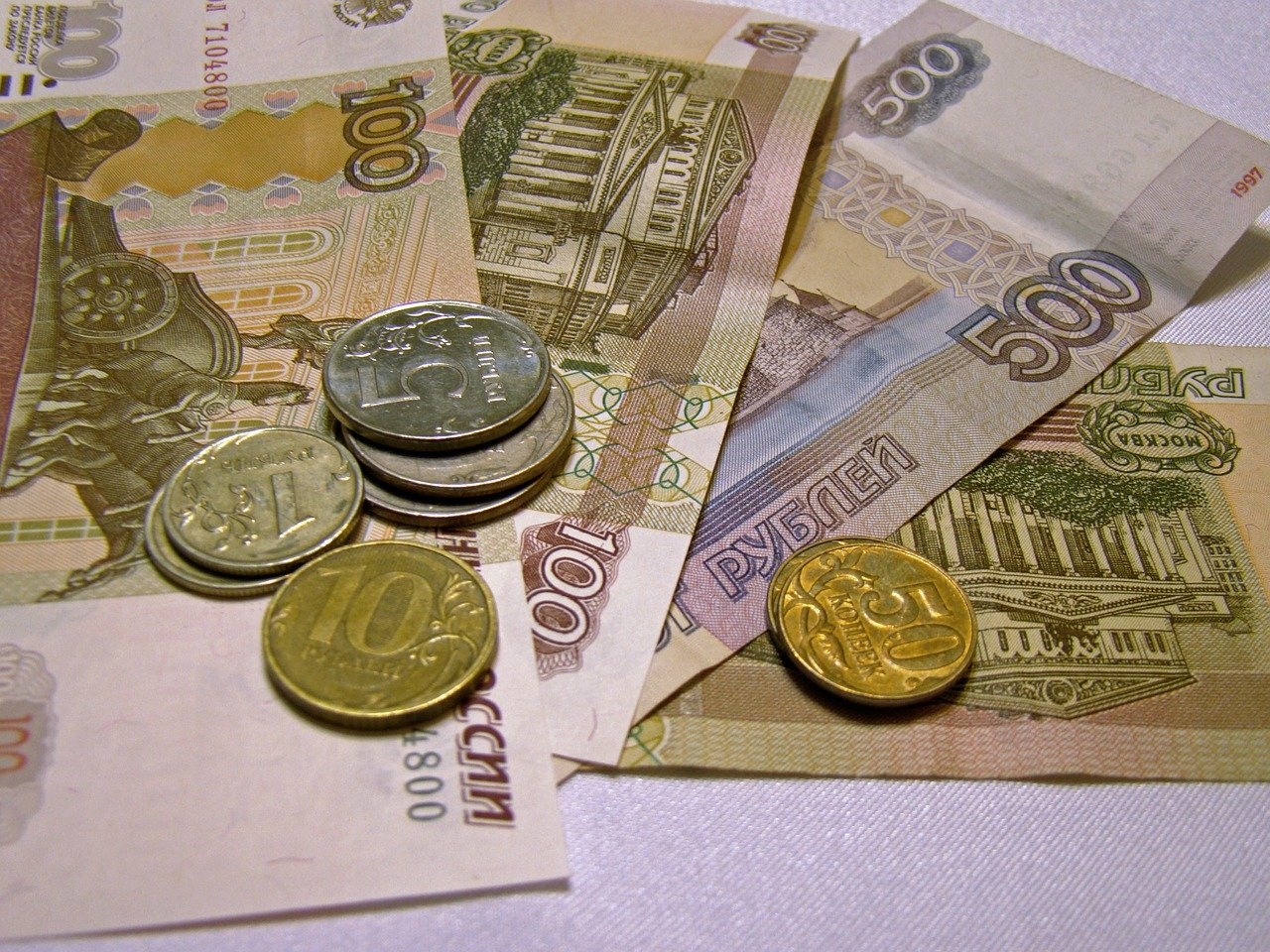 Эксперт назвал условие падение рубля до нового исторического минимума
