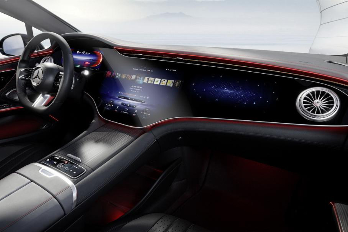 Mercedes показал интерьер нового электрокара EQS с экраном в 56 дюймов