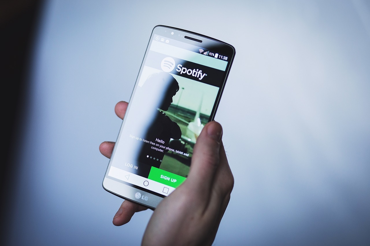 Spotify запустит удешевленную версию подписки на прослушивание музыки