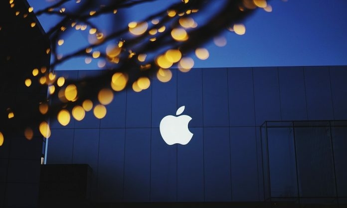 В Apple предупредили о риске ослабления контроля над App Store