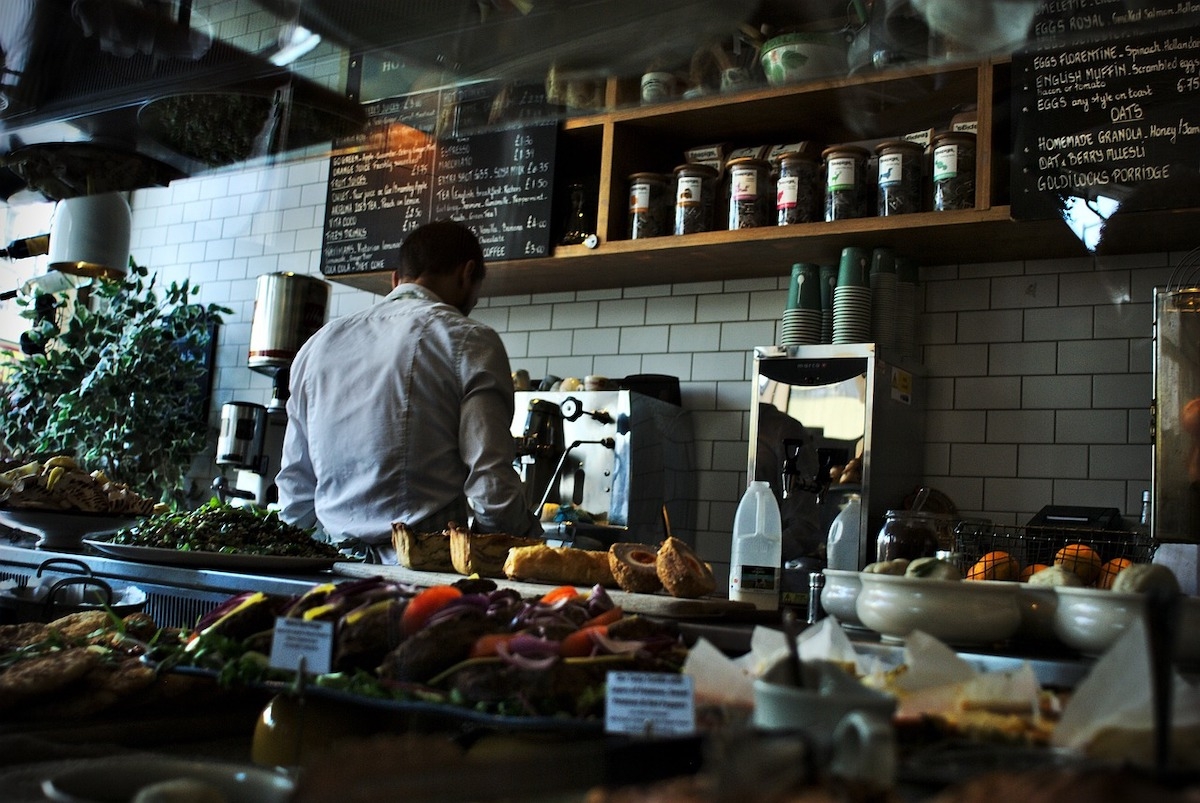 Цены в петербургских кафе и ресторанах могут вырасти на 10%