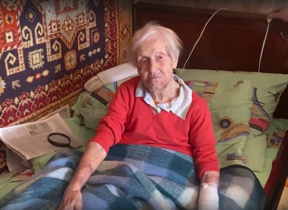СК РФ Петербурга помогают 98-летней блокаднице, пострадавшей от собственной сиделки