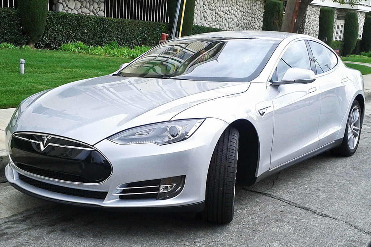 Автомобили Tesla можно будет покупать за биткоины