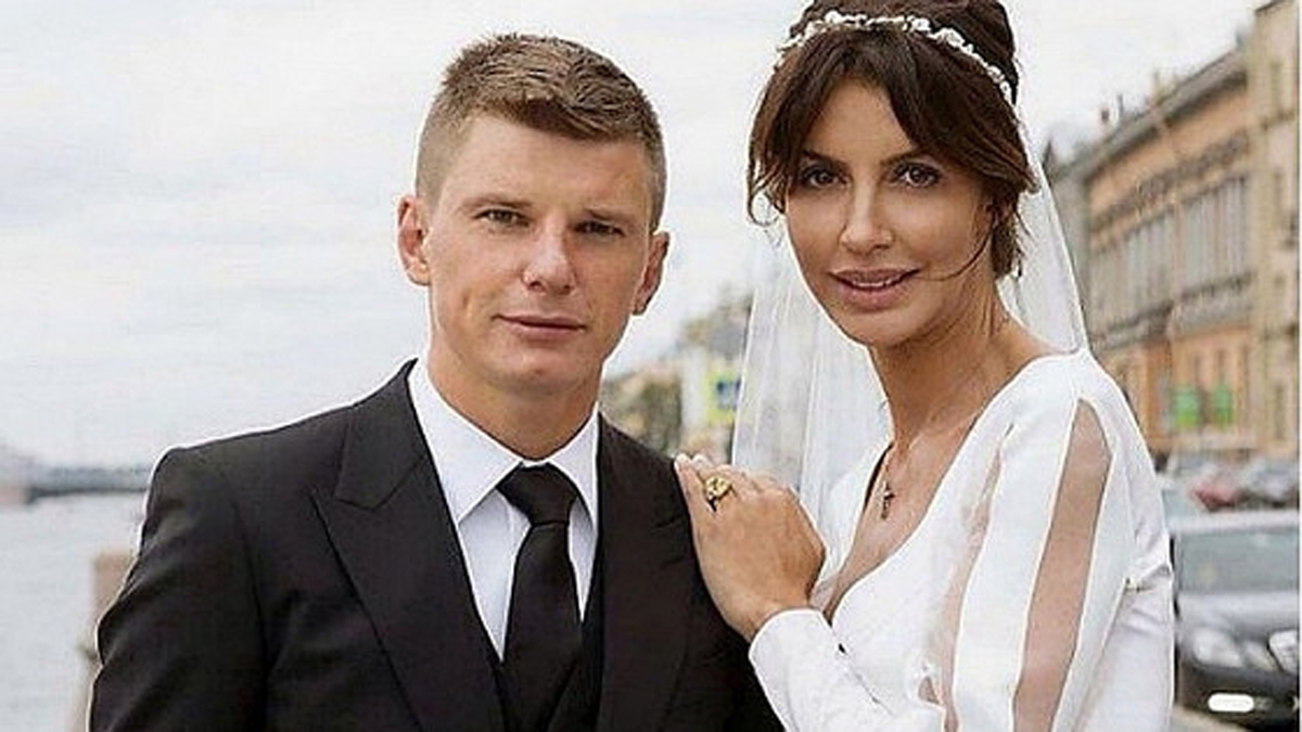 Мать Аршавина подозревает потерявшую нос экс-супругу футболиста в краже 1 млн евро