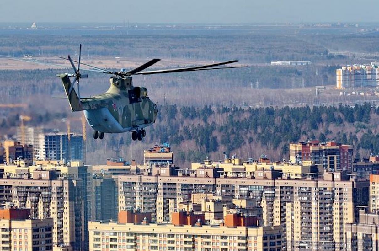 Авиация провела подготовку к параду Победы над Петербургом