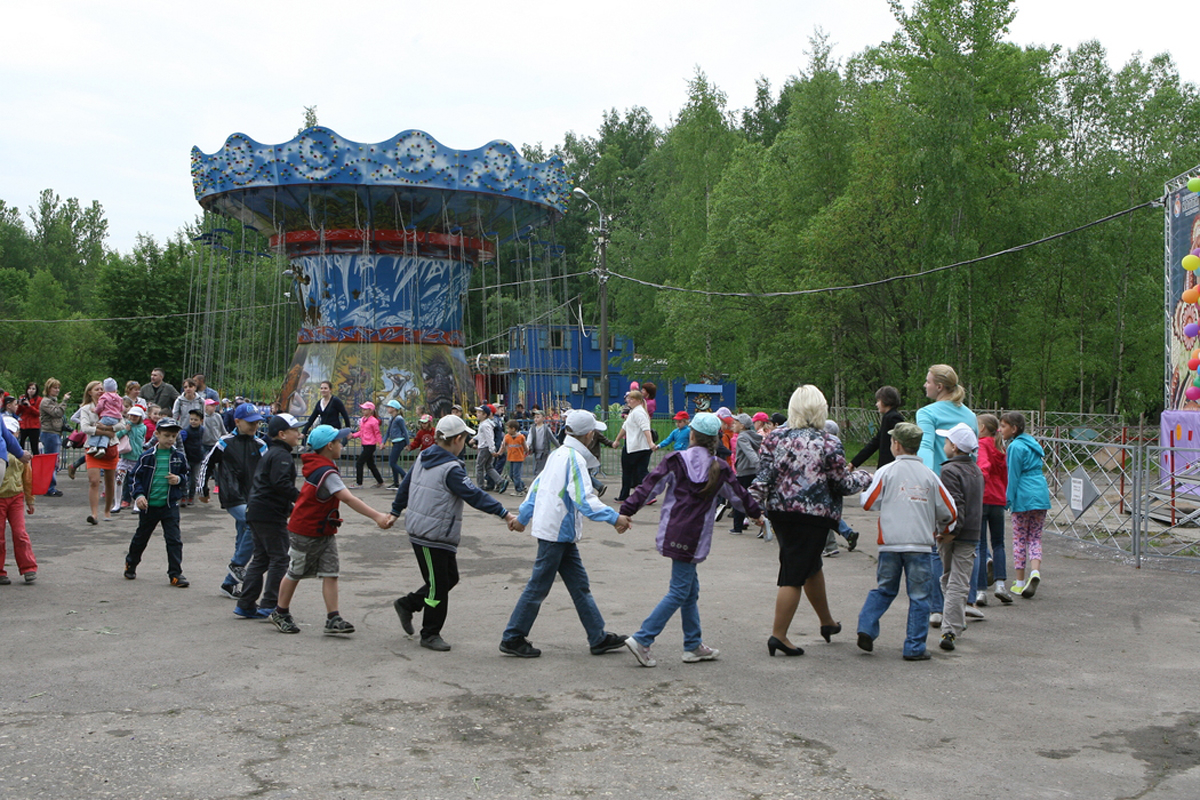 За первый час МФЦ Петербурга приняли почти 1,5 тыс. заявок на поездки в лагеря