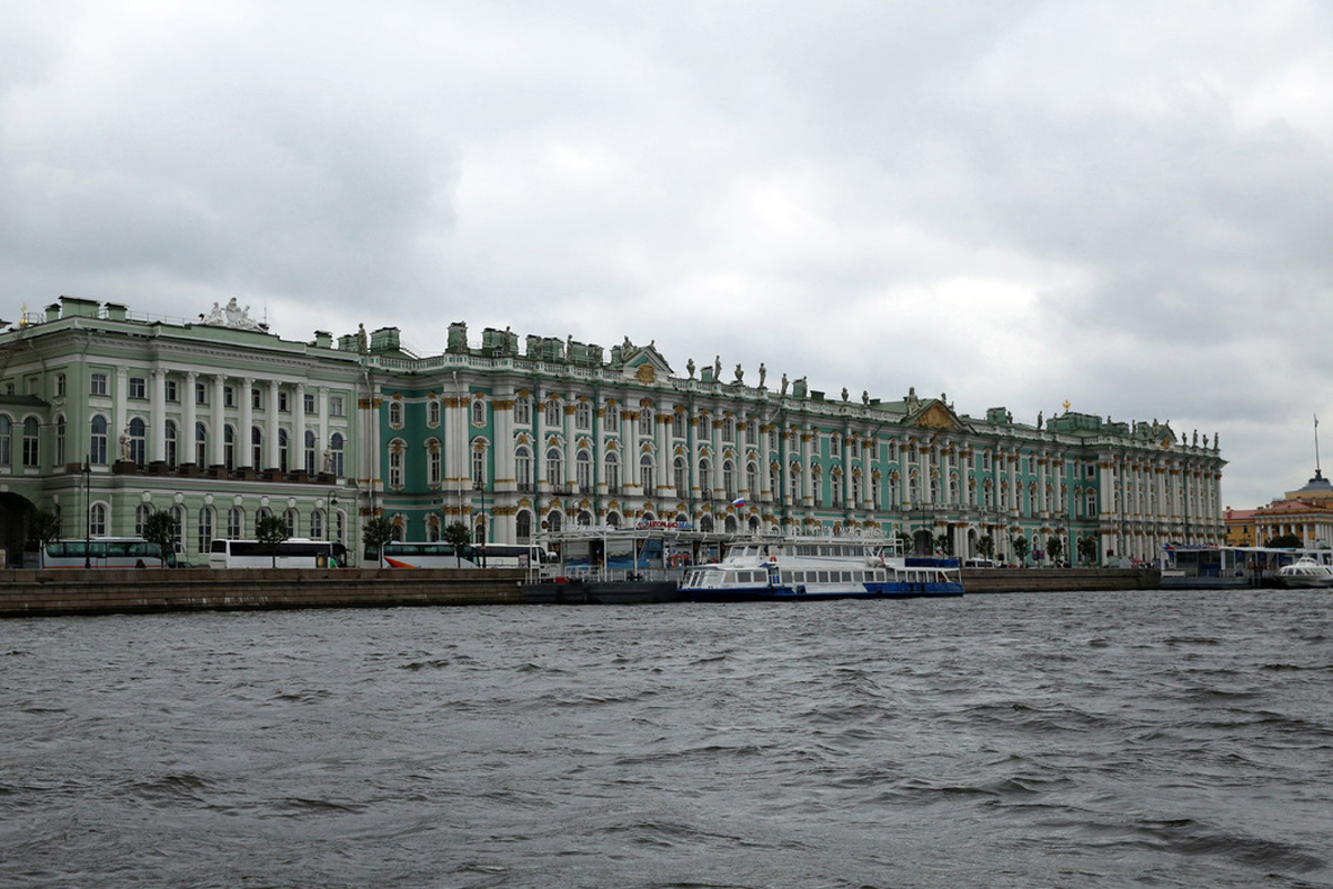 Зимний дворец стал одним из трех самых популярных дворцов в мире