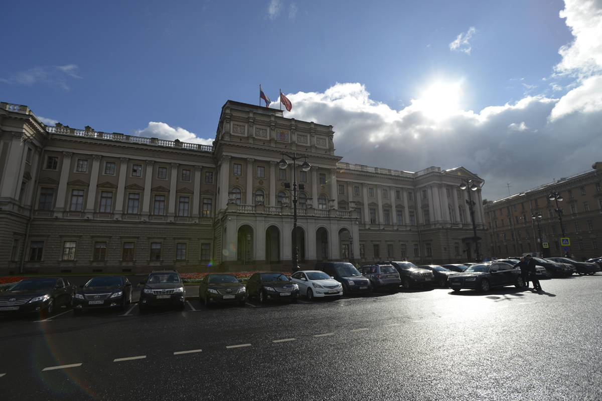 В петербургском ЗакСе приняли законопроект о наказах избирателей в первом чтении