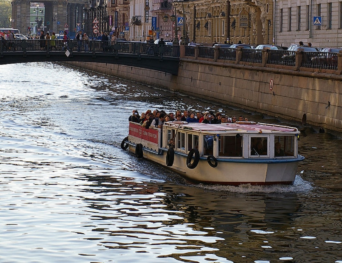 В Петербурге открывают реки и каналы для маломерных судов