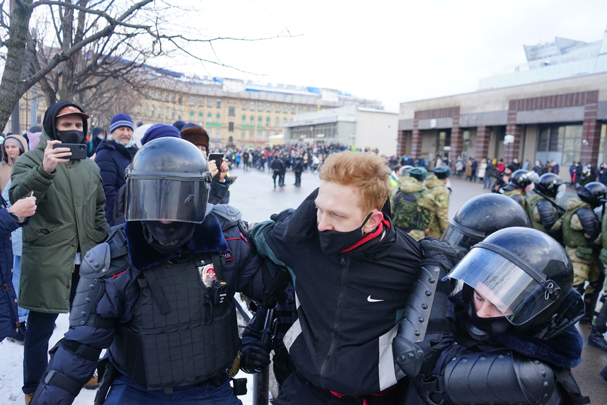 Участник несогласованного митинга в Петербурге получил 1,5 года условно