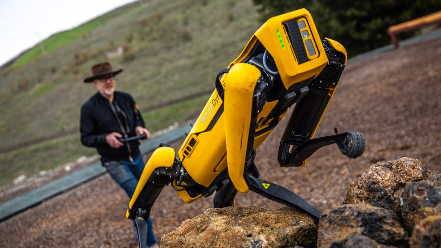 В Китае создали аналог робопса Boston Dynamics за $2,4 тысячи
