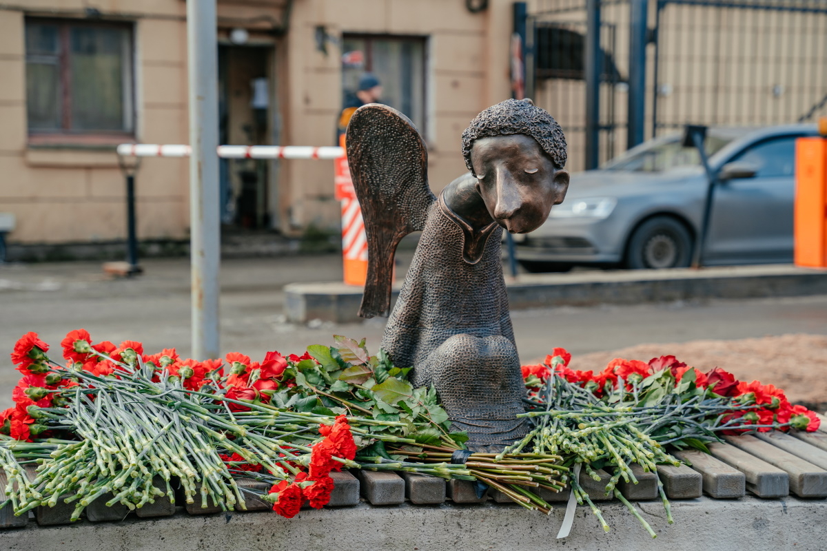 В Петербурге почтили память погибших за время пандемии медиков