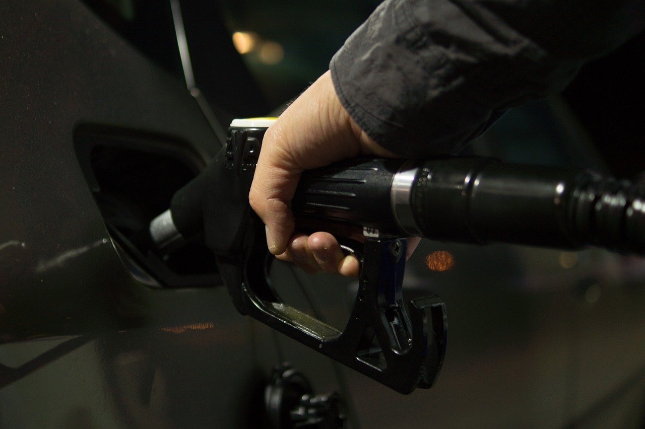 Передачу регионам доходов с акцизов на бензин могут отсрочить