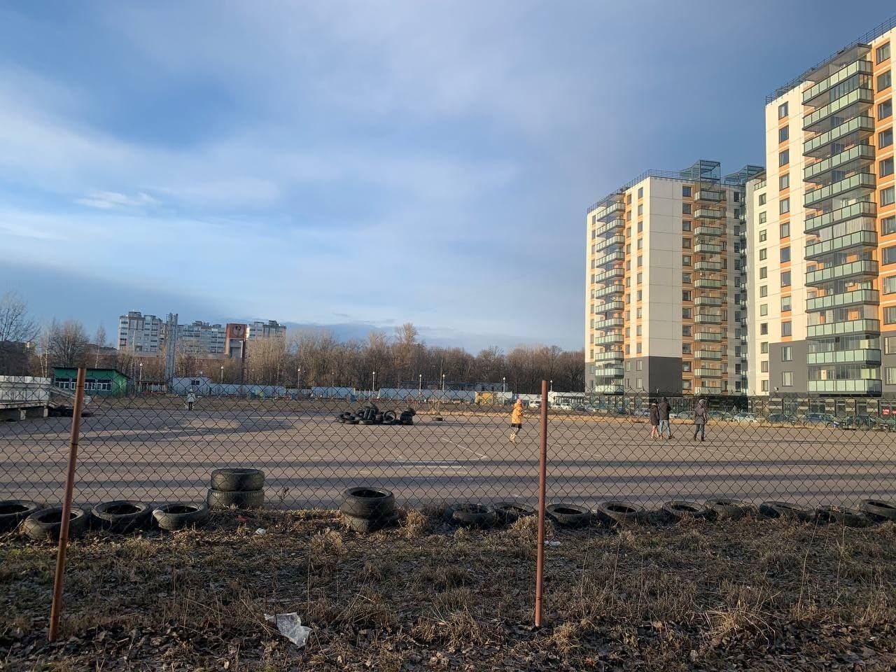 Зампредседателя ЗакСа Соловьев заявил, что стройку на месте стадиона «Калининец» остановили