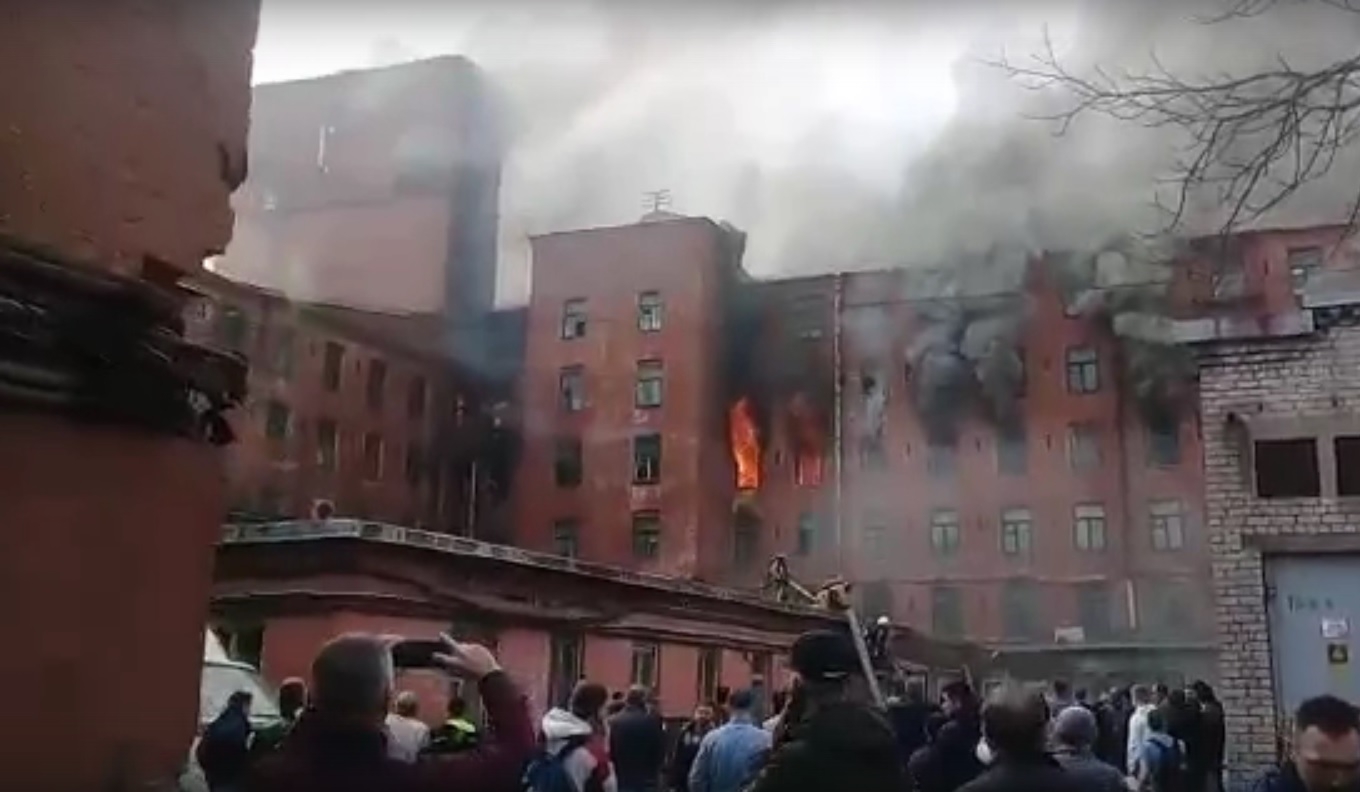 Беглов выразил соболезнования семьям пожарных, пострадавших в тушении пожара в здании «Невской мануфактуры»