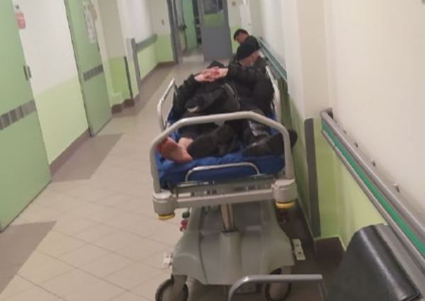 Сотрудник Росгвардии получил травму во время митинга в Петербурге