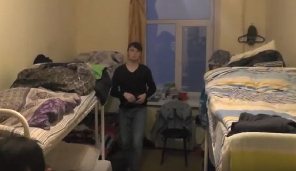 Полиция обнаружила около сотни нелегальных мигрантов в Петербурге