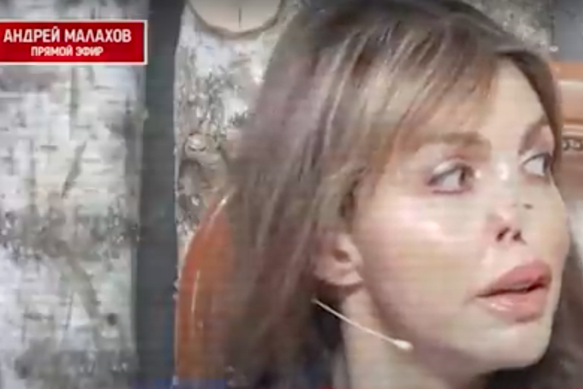 Экс-жена Аршавина пришла на передачу Малахова после операции по удалению носа