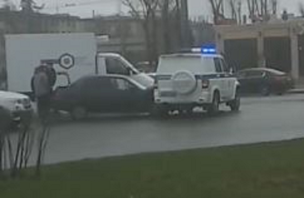 Водитель въехал в бок полицейской машины в Невском районе