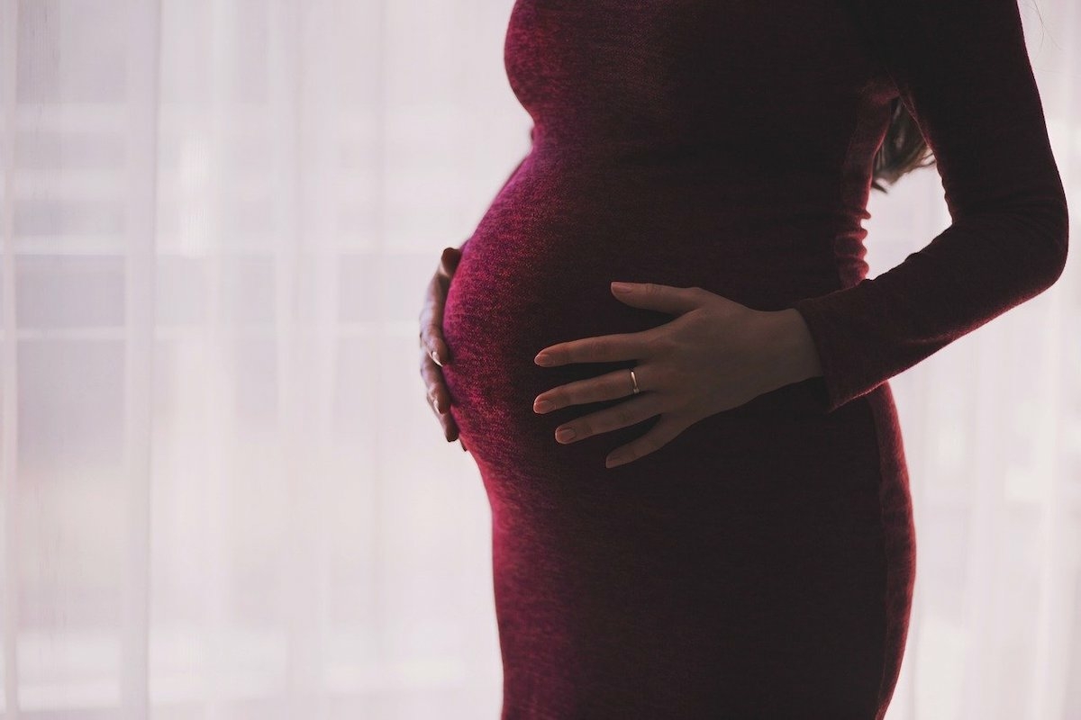 Беременные женщины в России начнут получать новые пособия с июля