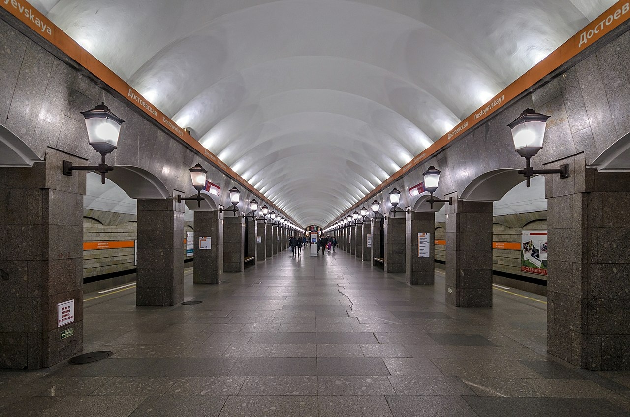 В Петербурге на майские праздники закроют наземные вестибюли двух станций метро