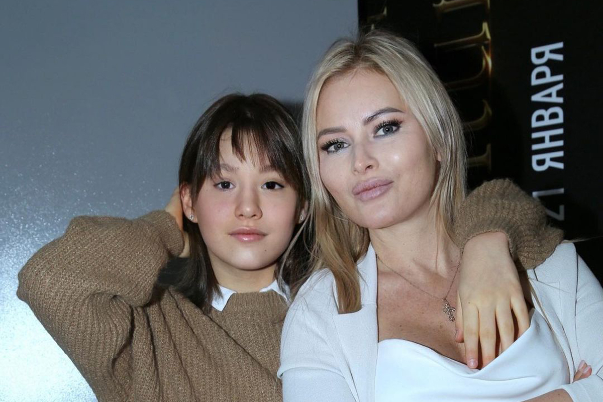 Дана Борисова рассказала в Instagram, что ее дочь порезала себя в школе