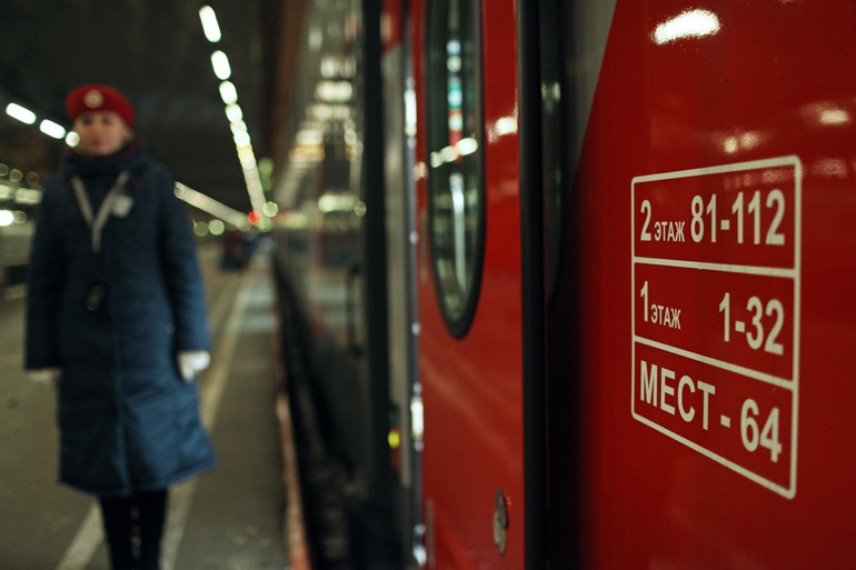 Между Петербургом и Москвой запустят дополнительные двухэтажные поезда
