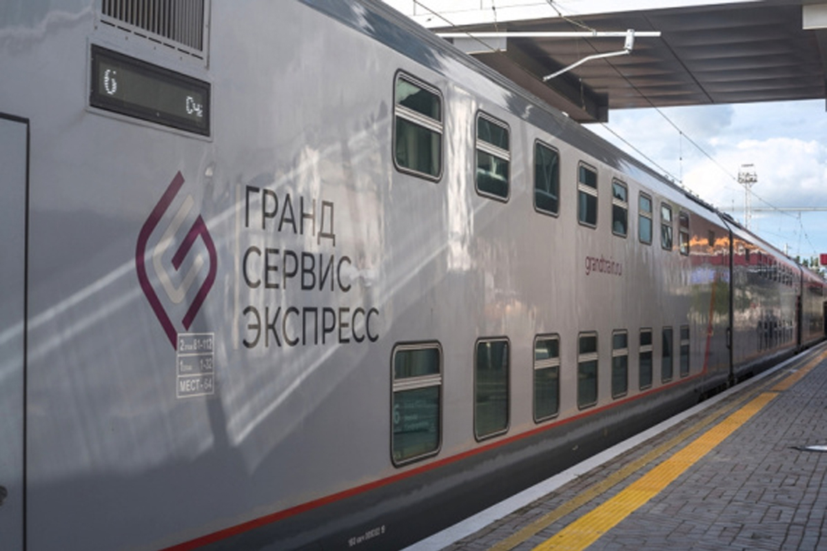 В Петербург 1 мая прибыл первый рейс двухэтажного поезда «Таврия»