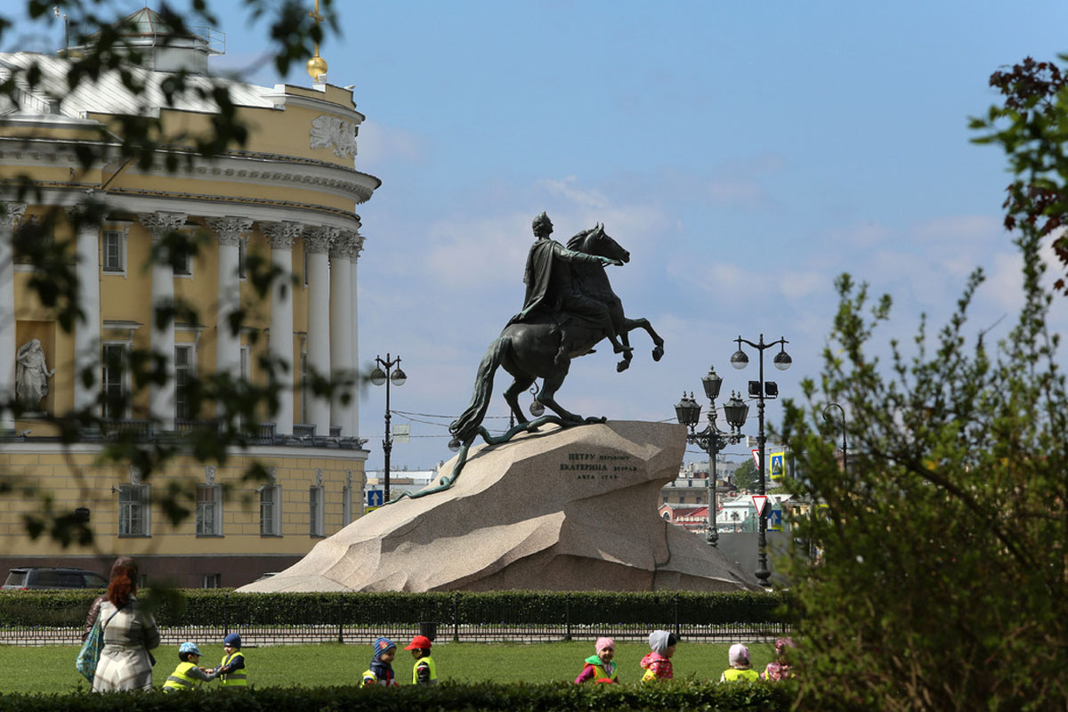 Медный всадник в Петербурге закрывают на масштабную реставрацию