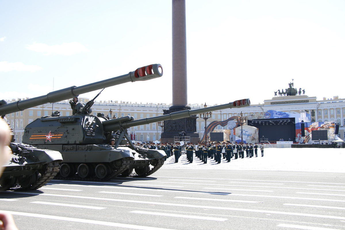Синоптик пообещал петербуржцам солнечную погоду в День Победы