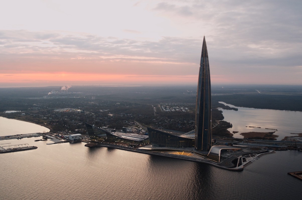 Проект новой набережной обсуждают жители Петербурга