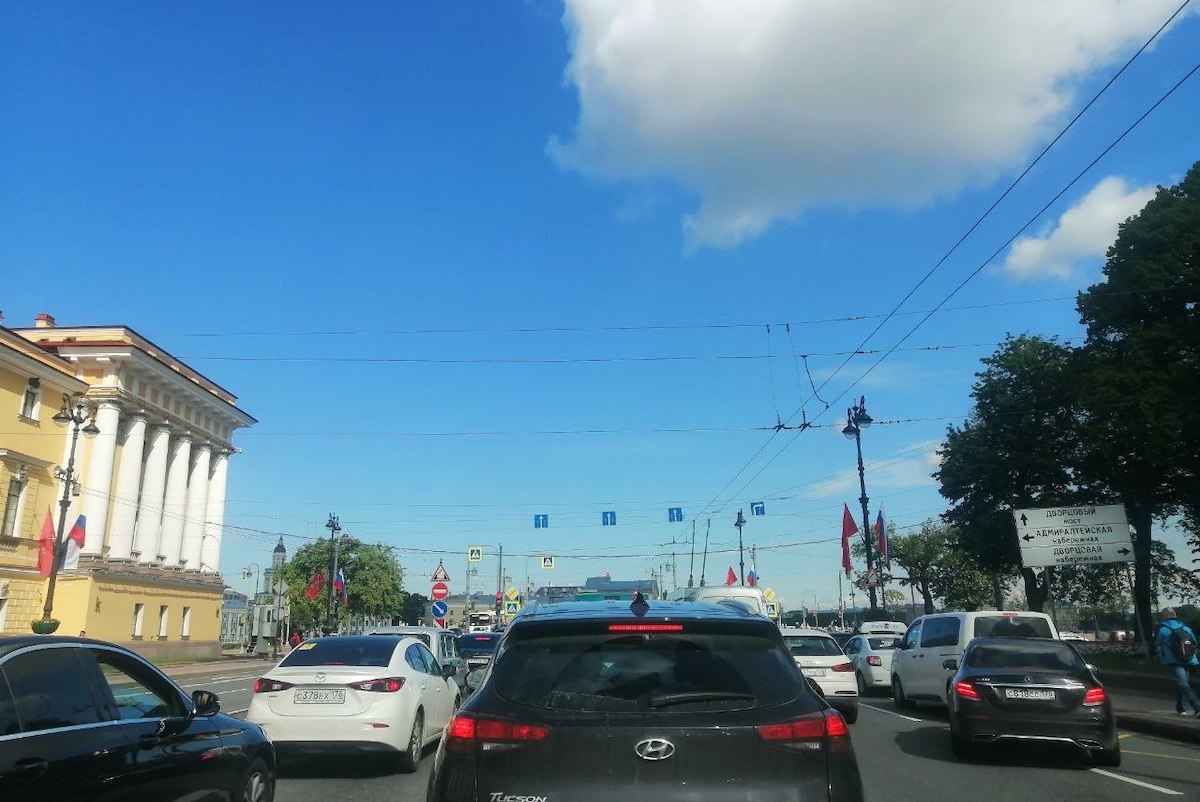 Допустимую в Петербурге скорость могут снизить до 30 км/ч
