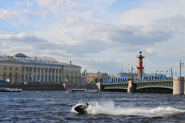 Новый мост через Неву появится в Петербурге