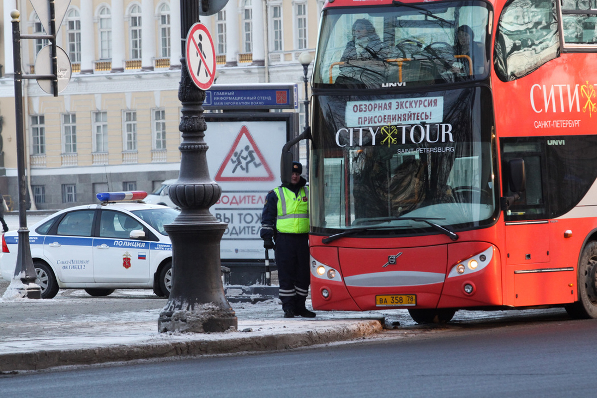 Туроператоры Петербурга могут остаться без экскурсионных автобусов