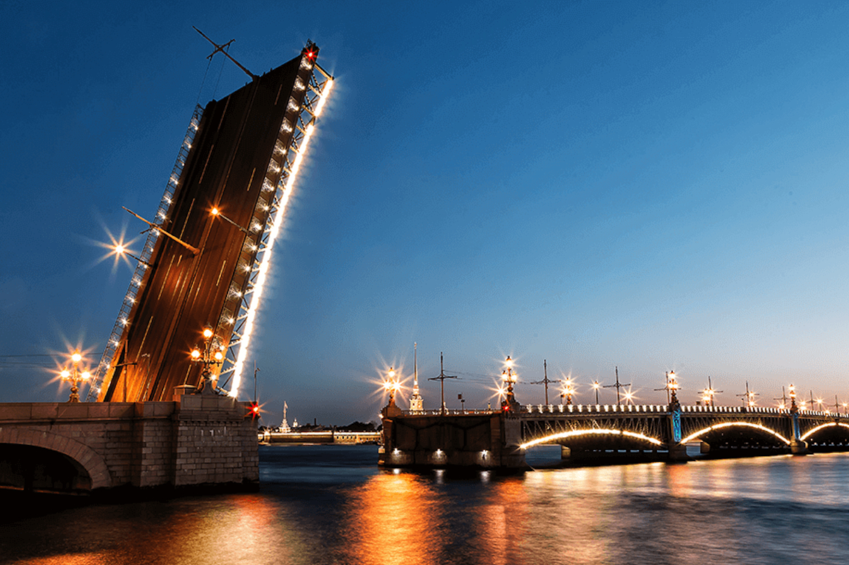 На Троицком мосту покажут лазерное шоу о Ледовом побоище под музыку Прокофьева