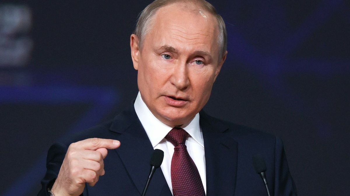 Владимир Путин планирует выделить средства для зарплат бюджетникам