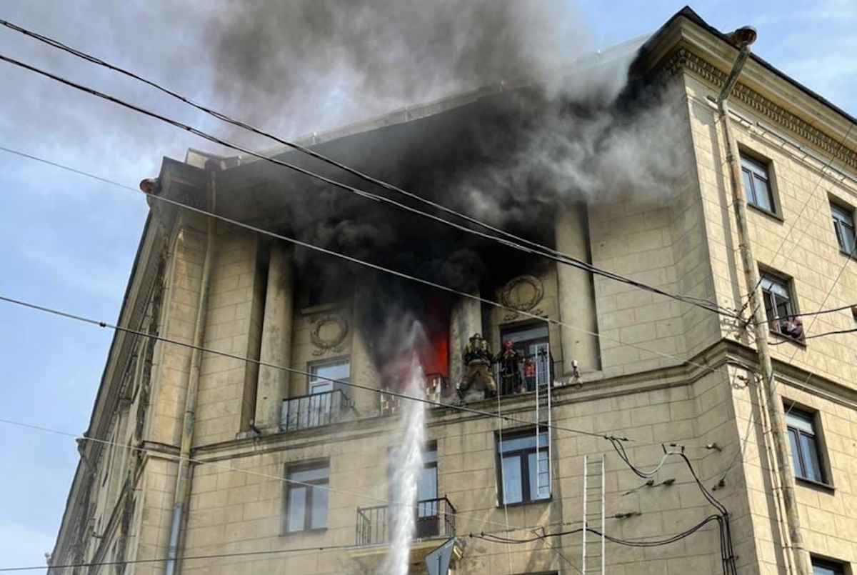 Пожар в спб 18 мая. Пожар на Стачек 46. Пожар на Стачек сейчас. Проспект Стачек 46. Стачек 172 пожар.