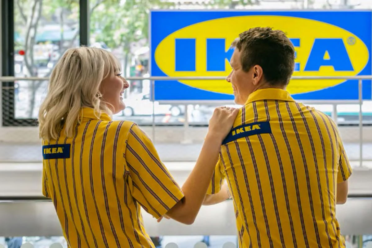 IKEA будет выплачивать зарплату сотрудникам до августа