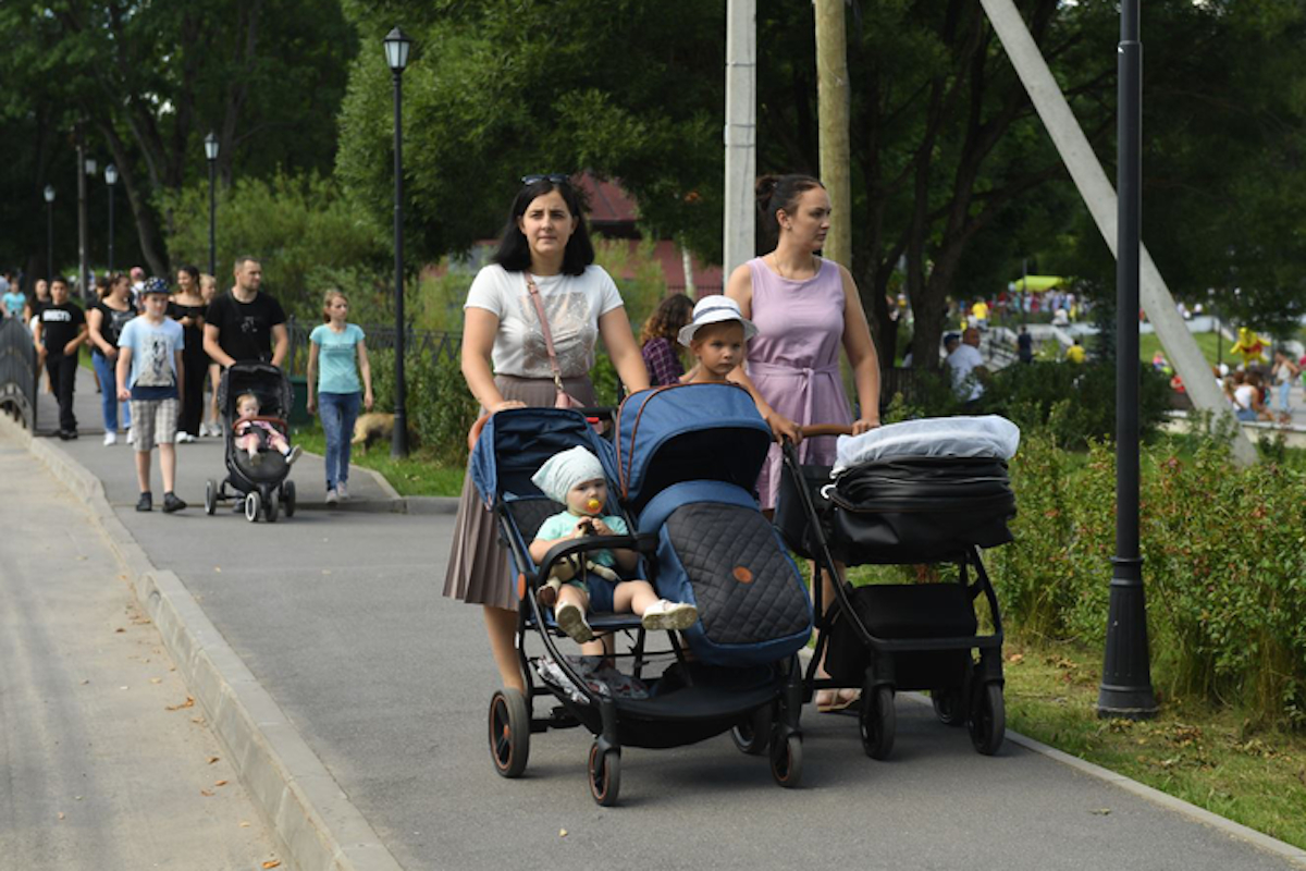 Власти Латвии предлагают гражданам ходить пешком