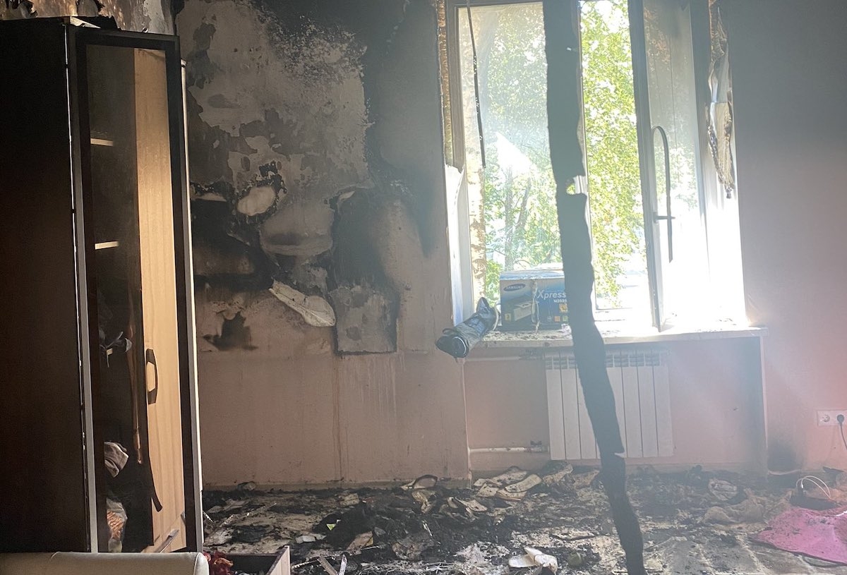 В петербургской квартире рэпера Славы КПСС произошел пожар